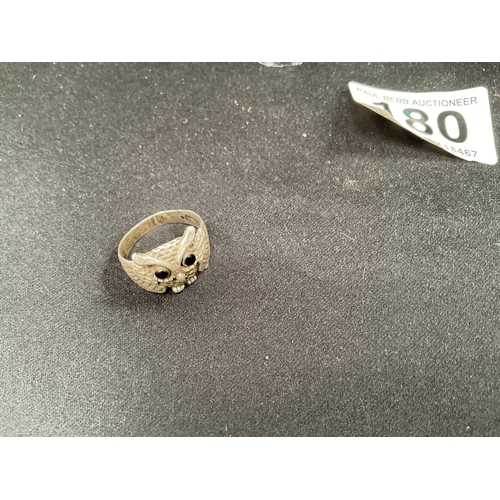 180 - 4 VINTAGE SILVER RINGS TO INCLUDE AN OWL TYPE AND A CATS FACE