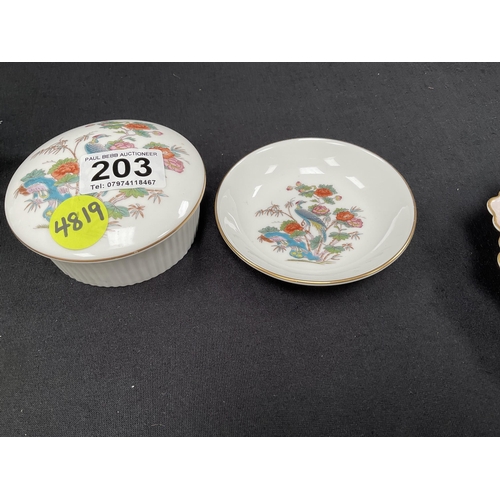 203 - QTY OF COLLECTABLE CHINA TO INCLUDE WEDGEWOOD, SHELLEY ETC