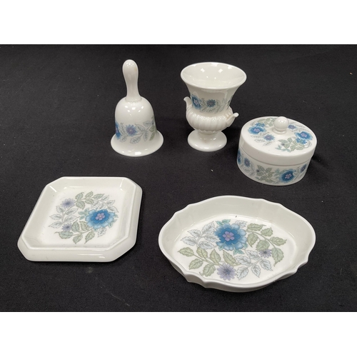 203 - QTY OF COLLECTABLE CHINA TO INCLUDE WEDGEWOOD, SHELLEY ETC