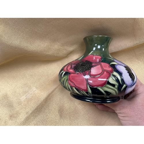 215 - MOORCROFT BUD VASE - H 4.5 DIA 5