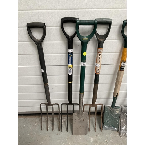 448 - QTY OF GARDEN FORKS AND SHOVELS