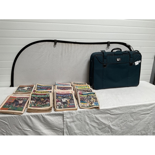 13 - SUITCASE WITH A COLLECTION OF VINTAGE SHOOT MAGAZINES