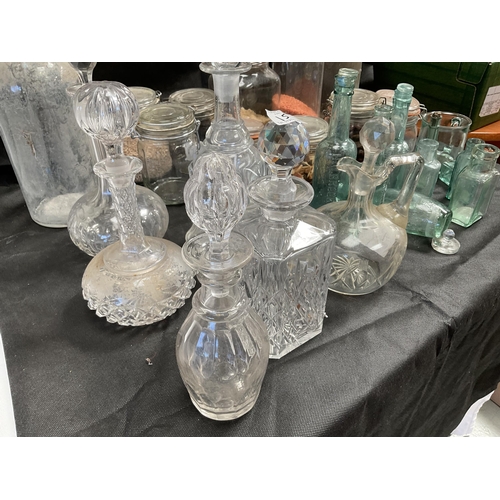 15 - 2 BOXES OF GLASSWARE TO INCLUDE VICTORIAN AND LATER DECANTERS, BOTTLES AND STORAGE JARS