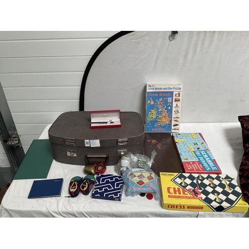 28 - VINTAGE SUITCASE INCLUDING VINTAGE GAMES ETC