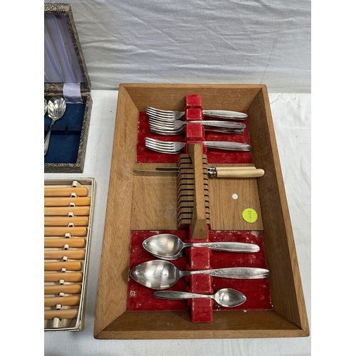 40 - BOX OF FLATWARE TO INCLUDE CASED ITEMS AND AN ARTS AND CRAFTS COPPER CRUMB TRAY WITH IMPRESSED MARK ... 