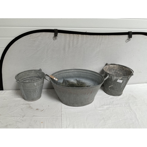 46 - VINTAGE GALVANISED BATH AND BUCKETS