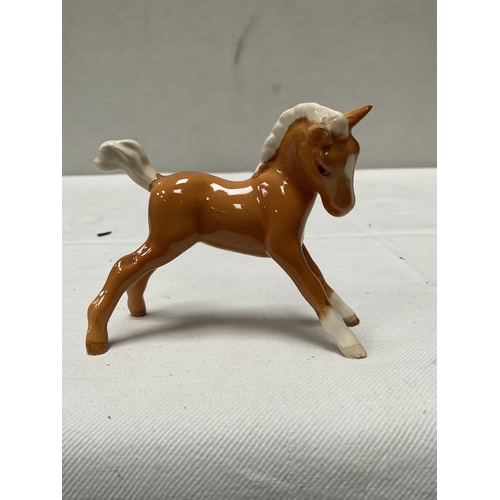 54 - BOX OF COLLECTABLES TO INCLUDE BESWICK FOAL, OSTERICH EGG ETC