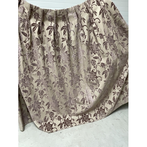 57 - PAIR OF GOOD QUALITY LINED CURTAINS H82