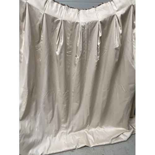 57 - PAIR OF GOOD QUALITY LINED CURTAINS H82