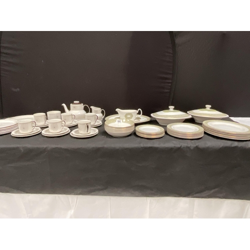 60 - ROYAL DOULTON SONET PATTERN DINNER SERVICE AND ROYAL DOULTON MORNING STAR PART TEA & DINNER SERVICE