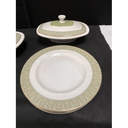 60 - ROYAL DOULTON SONET PATTERN DINNER SERVICE AND ROYAL DOULTON MORNING STAR PART TEA & DINNER SERVICE