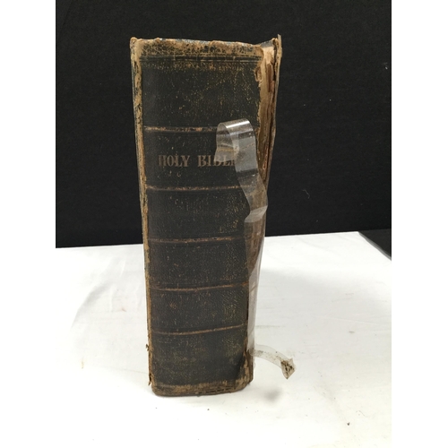 97 - VICTORIAN FAMILY BIBLE