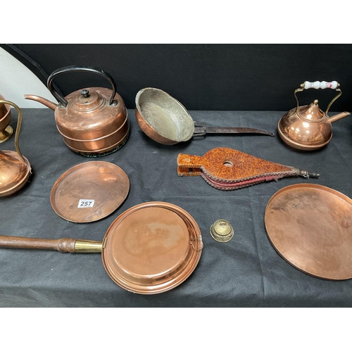 257 - BOX OF COPPER WARE TO INCLUDE WARMING PAN, KETTLES JARDINERES ETC