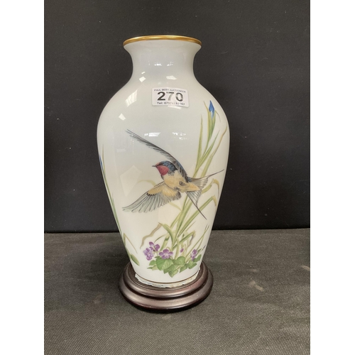 270 - 4 FRANKLIN MINT PORCELAIN VASES DECORATED WITH BIRDS AND FOILAGE COMPELTE WITH CERTIFICATES - THE ME... 