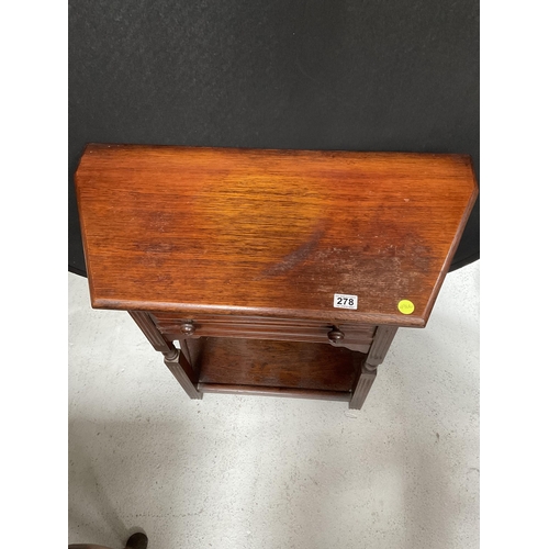 278 - REPRODUCTION OAK SIDE TABLE WITH UNDERTIER SHELF AND SINGLE DRAWER H28