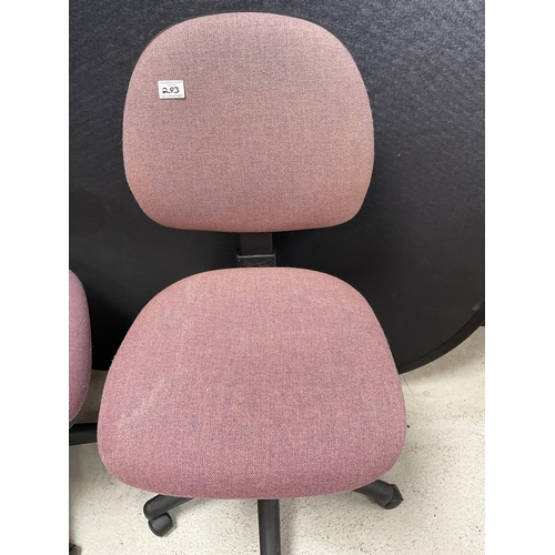 293 - 2 OFFICE SWIVEL CHAIRS