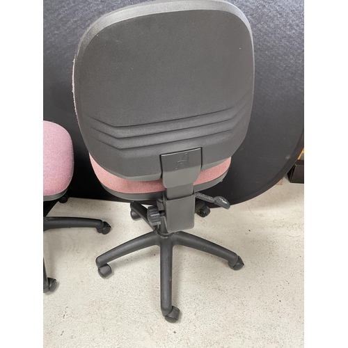 293 - 2 OFFICE SWIVEL CHAIRS