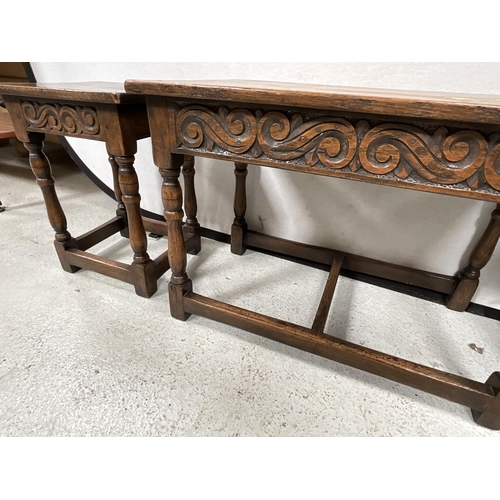 341 - REPRODUCTION SOLID OK NEST OF TABLES ON TURNED AND STRETCHERED LEGS WITH CARVED FREEZE DECORATION A/... 