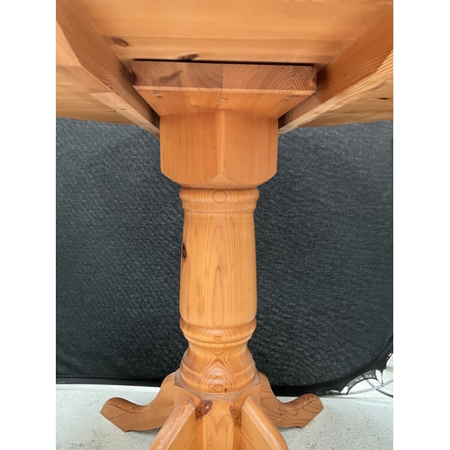 371 - MODERN PINE PEDESTAL KITCHEN TABLE H30