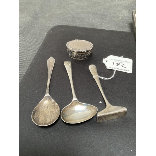 192 - CASED SET OF 6 HALLMARK SILVER TEASPOONS, CONTINENTAL SILVER PILL BOXM 3 HALLMARK SILVER SPOONS