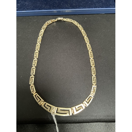 199 - VINTAGE SILVER GILT LADIES PANEL NECKLACE WITH STYLISED GREEK KEY DECORATION WEIGHT 30G