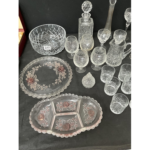 377 - BOX OF GLASSWARE TO INCLUDE GLASSES, FRUIT BOWL WATER JUG ETC