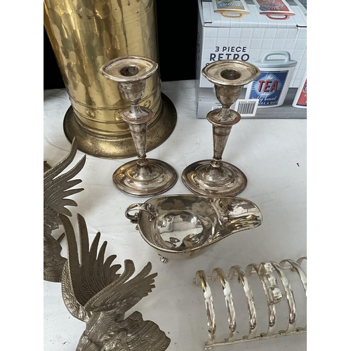 382 - 2 BOXES OF BRASSWARE ETC