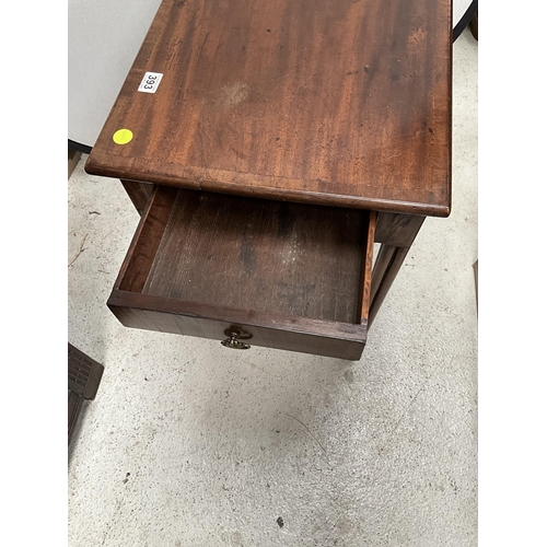 393 - GEORGIAN MAHOGANY SIDE TABLE WITH DRAWER TO END H28