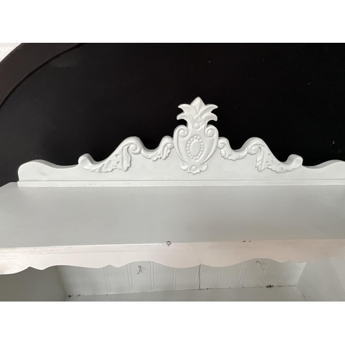 396 - PAINTED DECORATIVE WALL RACK H22