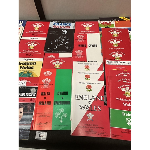 201 - QTY OF FOOTBALL AND RUGBY PROGRAMMES - SOME SIGNED EXAMPLES