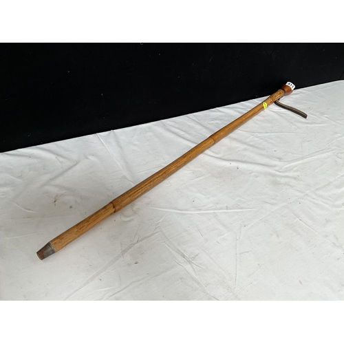 411 - BAMBOO WALKING CANE L43