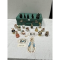 VINTAGE SUITCASE TO INCLUDE PETER RABBIT ITEMS, BEATRIX POTTER BESWICK ...
