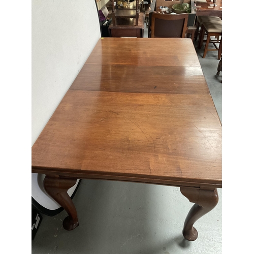 313 - VICTORIAN MAHOGANY WINDOUT TABLE ON CABRIOLE LEGS WITH EXTRA LEAF COMPLETE WITH KEY H30