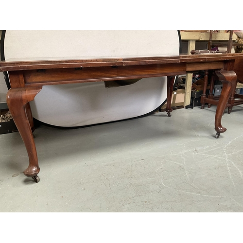 313 - VICTORIAN MAHOGANY WINDOUT TABLE ON CABRIOLE LEGS WITH EXTRA LEAF COMPLETE WITH KEY H30