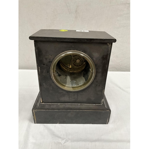 18 - VICTORIAN 2 TONE MARBLE MANTEL CLOCK - NO KEY - NO PENDULUM H11