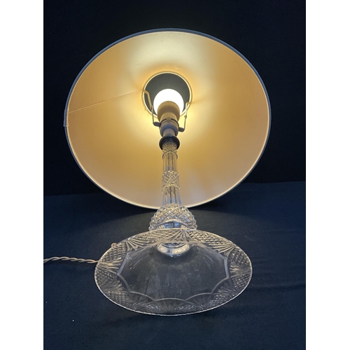 55 - VINTAGE CUT GLASS TABLE LAMP TOTAL H18