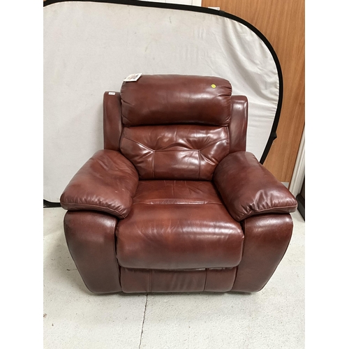 452 - BROWN LEATHER MANUAL RECLINING CHAIR  H29