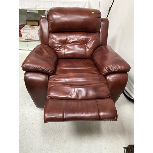 452 - BROWN LEATHER MANUAL RECLINING CHAIR  H29