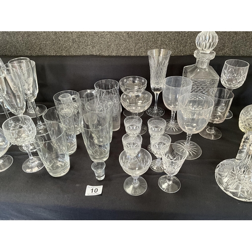 10 - BOX OF GLASSWARE TO INCLUDE DECANTERS, GLASSES ETC