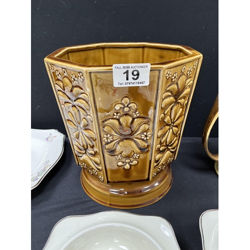 19 - 2 BOXES OF CHINA TO INCLUDE SYLVAC ROYAL WINTON GRIMWADES ETC