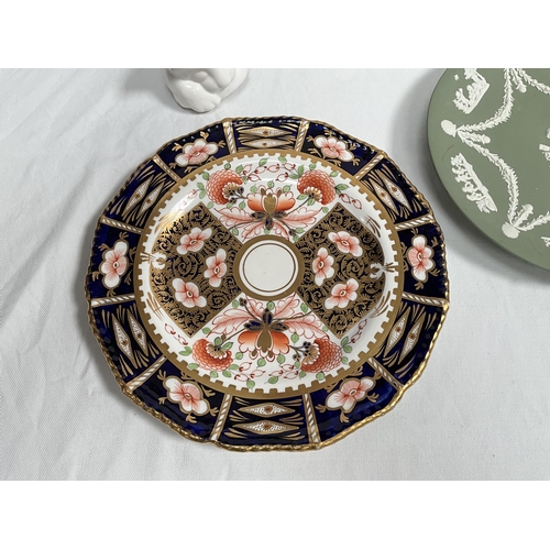 9 - BOX OF CHINA TO INCLUDE SPODE, JASPER WEDGEWOOD ETC