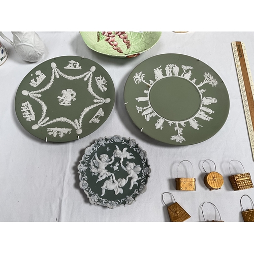 9 - BOX OF CHINA TO INCLUDE SPODE, JASPER WEDGEWOOD ETC