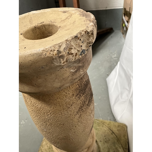 58 - GARDEN PEDESTAL BIRD BATH - PEDESTAL DAMAGE TO TOP H26