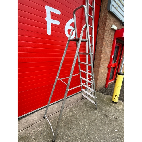 1 - ALUMINIUM STEP LADDER AND SINGLE RUNG LADDER