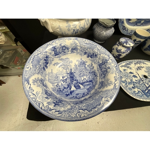 15 - BOX OF BLUE & WHITE CHINA TO INCLUDE MEAT PLATES, COMPORT GINGER JARS - A/F