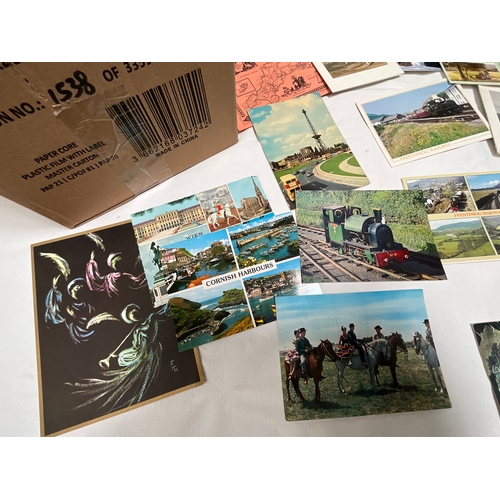 26 - QTY OF POSTCARDS AND CHRISTMAS GIFT CARDS