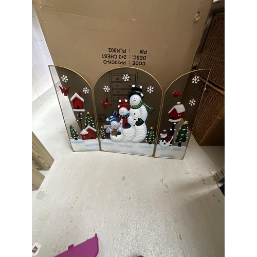 72 - LARGE BOX OF CHRISTMAS DECORATIONS