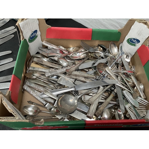 171 - 1 BOX OF VINTAGE CUTLERY TO INCLUDE KNIFES, FORKS SUGAR TONGS, BONE HANDLED BUTTER KNIVES