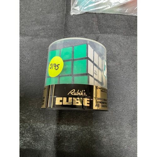 185 - RUBIK CUBE IN ORIGINAL PRESENTATION BOX AND BROCHURE