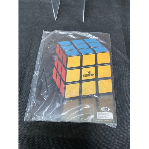 185 - RUBIK CUBE IN ORIGINAL PRESENTATION BOX AND BROCHURE